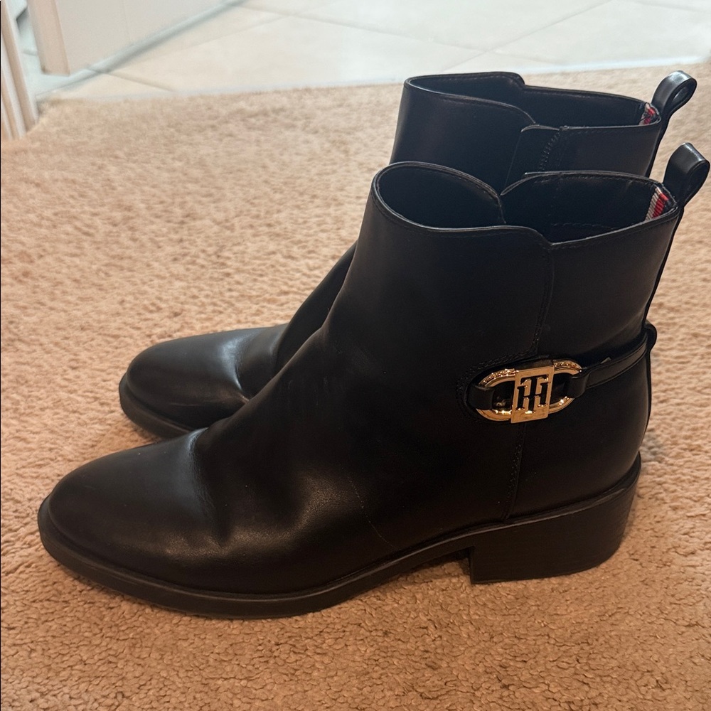 Tommy Hilfiger Black Leather Ankle Booties